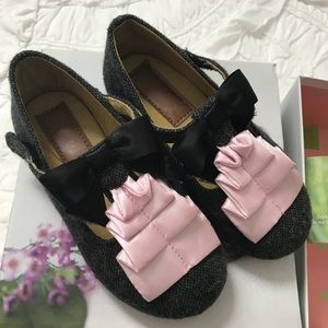 Girls shoes